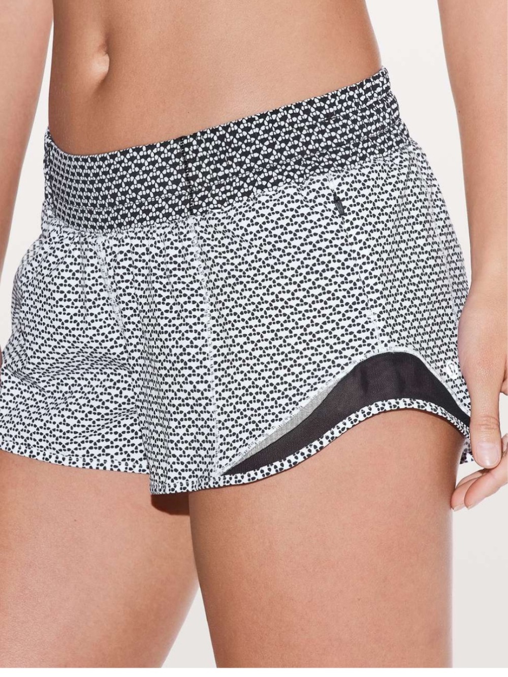 lululemon Hotty Hot Black & White Athletic Shorts 2.5”